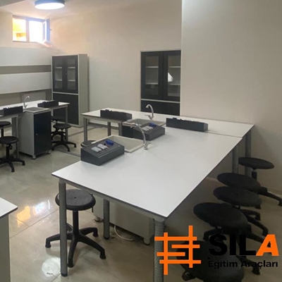 Bandırma Akın Ertürk Koleji Fen Laboratuvarı